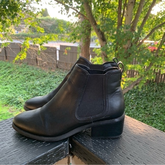 Abound Women’s Black Slip On Heeled Ankle Bootie Size 6.5 - Picture 3 of 8